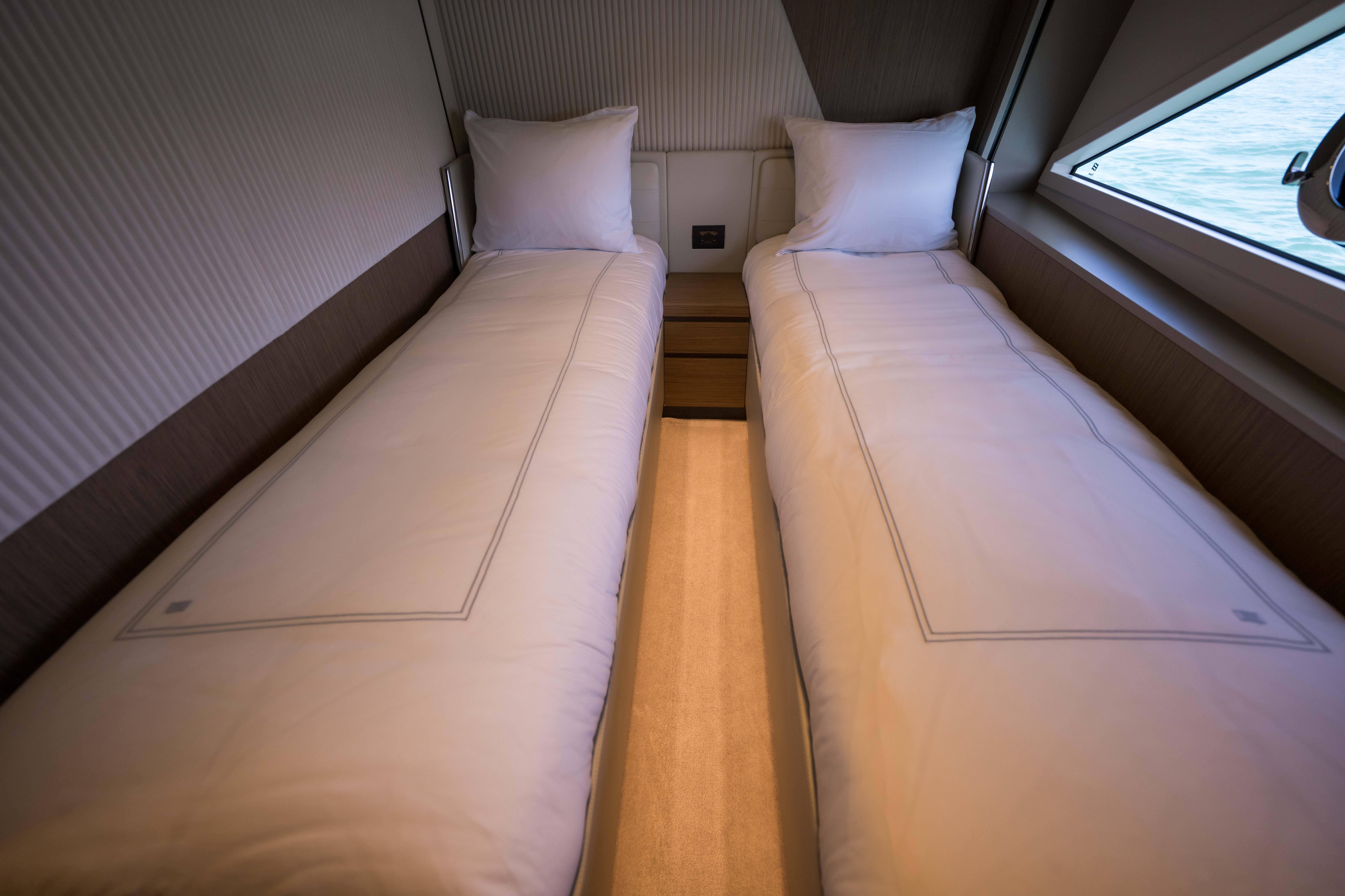 2023 FERRETTI YACHTS 720 